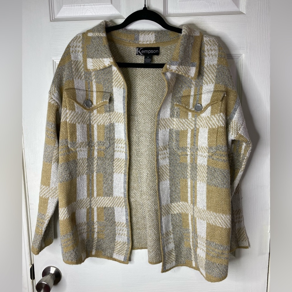 A cute lightweight knit cardigan jacket for those perfect windy days